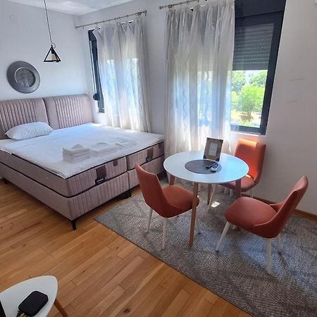 Lijepo Pozicioniran Stan, Atrakcije Blizu Apartment Podgoriţa Exterior foto